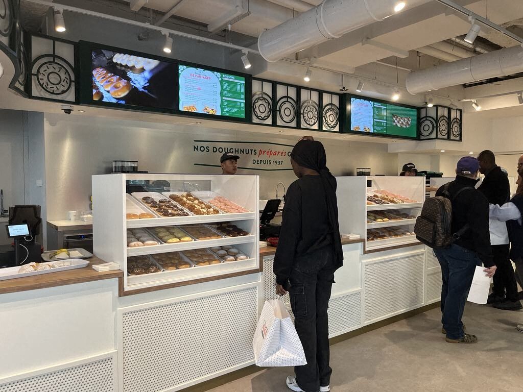 Après le succès de sa première boutique, Krispy Kreme ouvre une ...