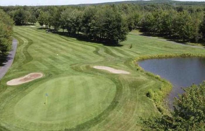 Des criminels attaquent le club de golf de Roxton Pond
