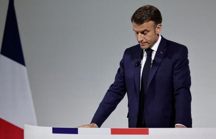 Pourquoi Emmanuel Macron remet téléphones et « écrans » au centre de son programme pour les législatives