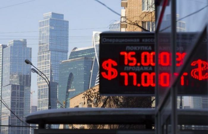 La bourse de Moscou arrête les transactions en dollars et en euros