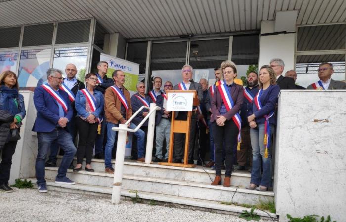 L’association des maires du Cantal mobilisée pour soutenir ses confrères