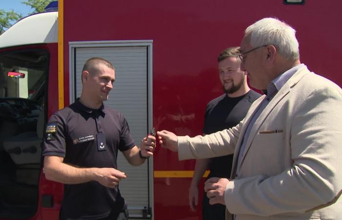 deux pompiers ukrainiens en visite en Charente