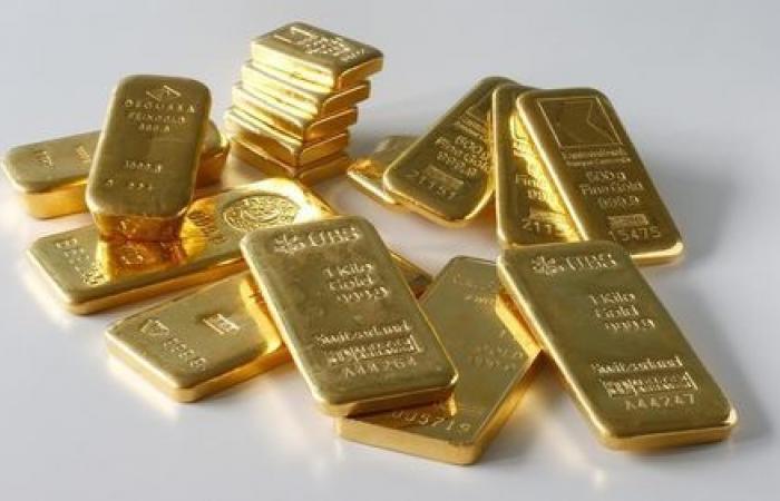 L’or est en bonne voie pour sa première hausse hebdomadaire en quatre semaines grâce aux espoirs de réduction des taux d’intérêt américains