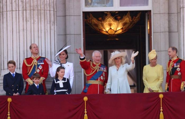 Kate, Charles, Louis… La famille royale (enfin) réunie sur le balcon de Buckingham