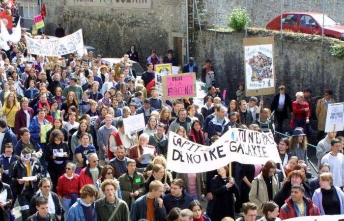 en 2002, plus de 6 000 personnes ont défilé à Laval