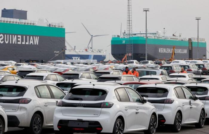 Des centaines de milliers de voitures électriques invendues stagnent dans les ports européens
