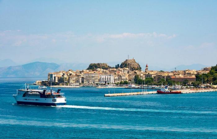 Trois touristes étrangers retrouvés morts en Grèce en une semaine, deux Françaises portées disparues