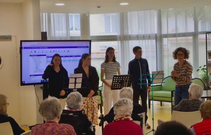 Un projet oratoire présenté par des collégiens aux résidents de l’Ehpad Fioretti à Bourges