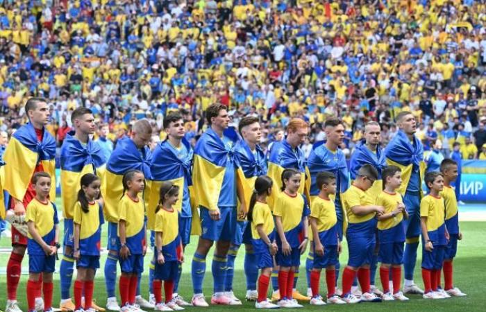 pour les débuts de l’équipe ukrainienne, des images fortes, mais une lourde défaite