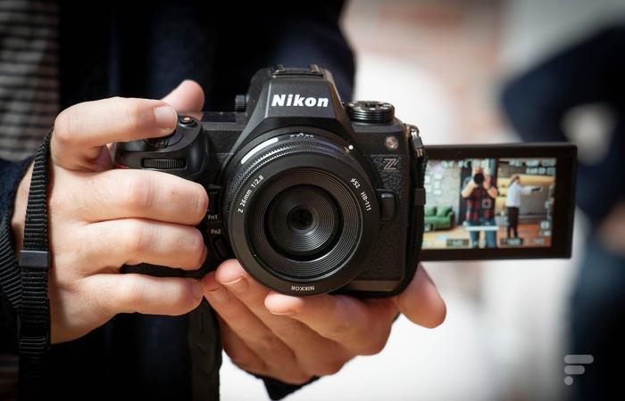 Nikon lance un appareil photo de milieu de gamme qui s’inspire de ses meilleurs boîtiers