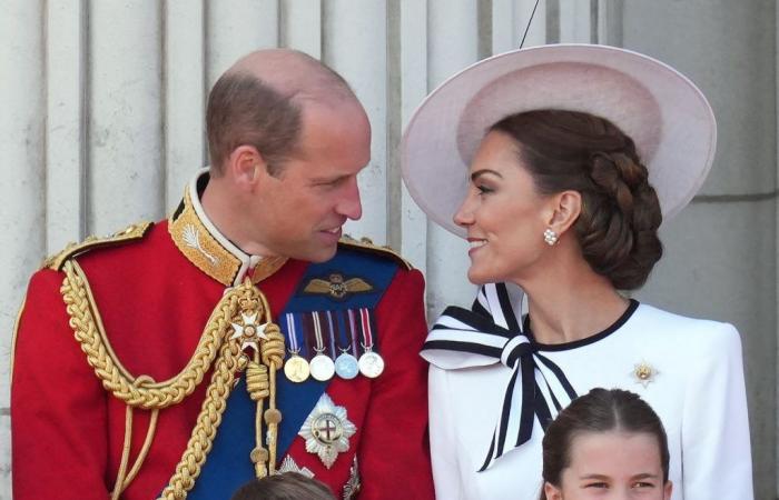 Regards et sourires complices, Kate et William plus proches que jamais à Trooping the Color