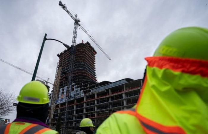 WorkSafeBC veut plus de sécurité sur les chantiers de construction après des décès liés à des grues