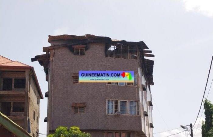un incendie ravage le 4ème étage d’un immeuble situé à Lambanyi