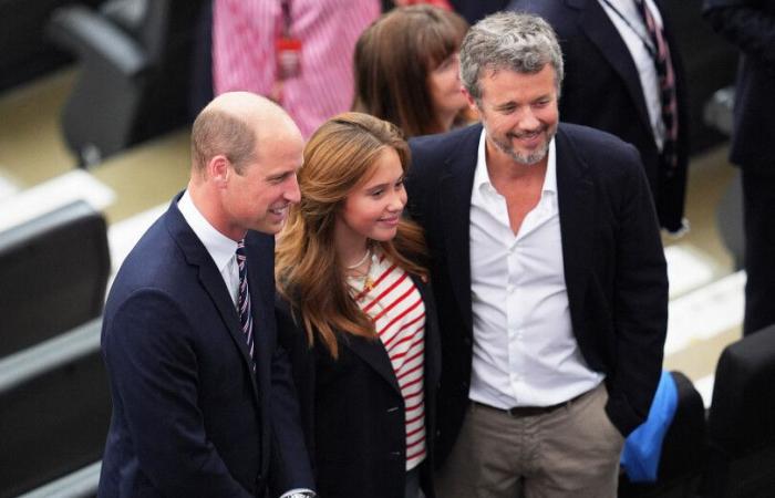 Le prince William retrouve Frederik X lors du match Angleterre-Danemark