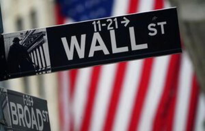 Wall Street attendue dans le rouge, l’Europe chute avec les PMI et la hausse du dollar