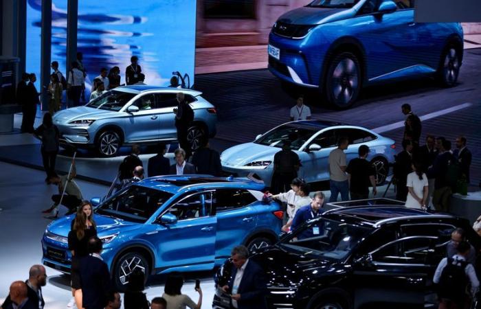 Les constructeurs automobiles chinois BYD et SAIC MG ne sont pas déterminés à augmenter les prix des véhicules électriques en raison des tarifs douaniers, ont indiqué des sources. – .