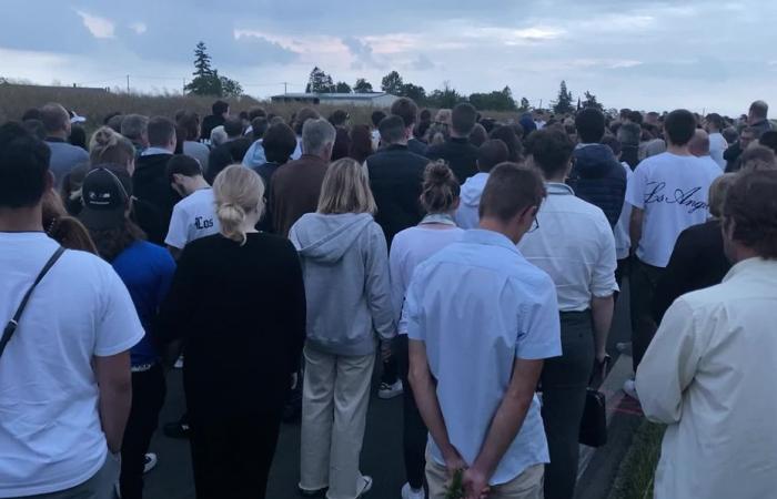 “Cela aurait pu arriver à n’importe qui”, à Bailleau-le-Pin, plus de 300 personnes rassemblées pour rendre hommage aux sept victimes de l’accident mortel