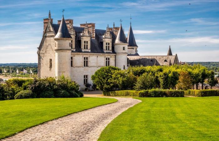 Le château dans lequel Bernard de la Villardière part en vacances
