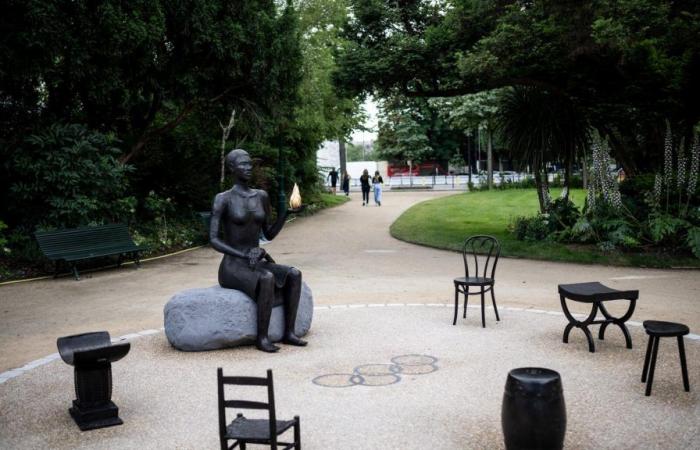 La sculpture des JO de Paris, « Salon », dévoilée au pied des Champs-Élysées