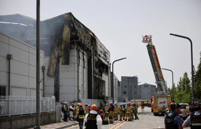 une explosion dans une usine de batteries fait des dizaines de morts