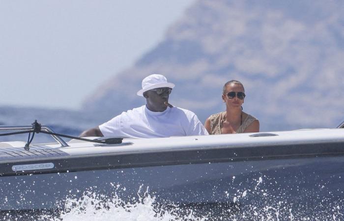 Yacht et cigare à Ibiza, les vacances luxueuses de Michael Jordan