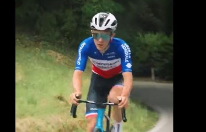 Cyclisme. Route – Le maillot bleu-blanc-rouge de champion de France de Paul Lapeira – .