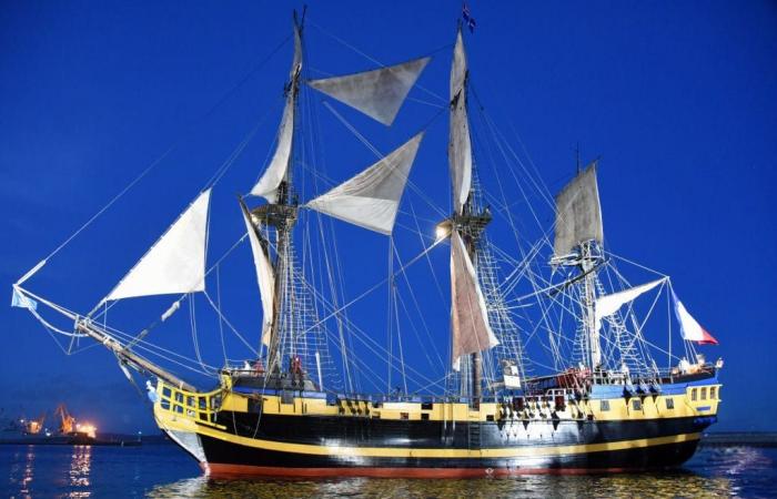 Le bateau Étoile du Roy amarré à Lorient ⛵ – .