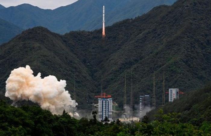 VIDÉO. La chute de débris d’une fusée chinoise provoque la panique dans un petit village – .