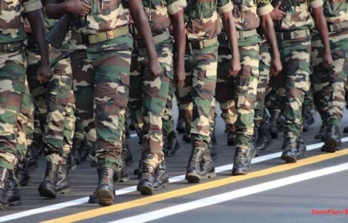 Trois militaires traduits devant un tribunal militaire – .