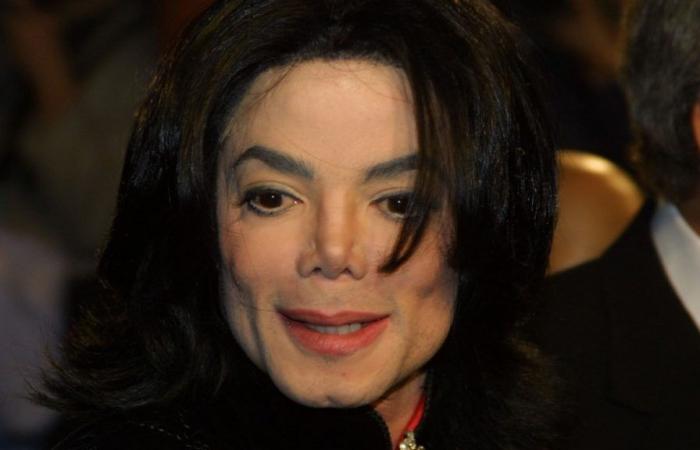 Au moment de sa mort en 2009, Michael Jackson avait plus de 500 millions de dollars de dettes. – .