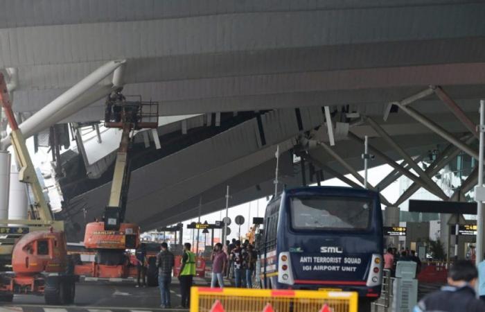Un mort après l’effondrement du toit de l’aéroport de Delhi sous de fortes pluies