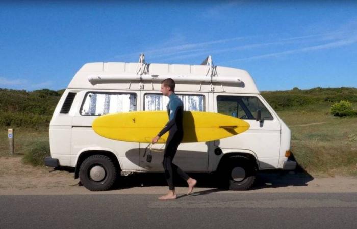 Après un road trip de deux mois, il réalise un film documentaire sur le surf breton – .