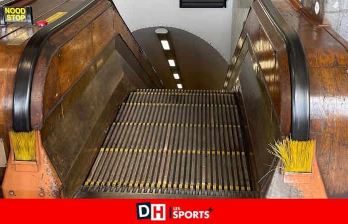 Explorer les escaliers mécaniques historiques en bois du tunnel Sainte-Anne à Anvers