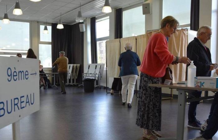 forte participation à la mi-journée avec 32,8% des votants à Fougères