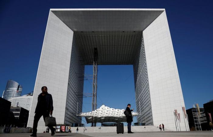 Près de Paris, le quartier d’affaires de La Défense veut se mettre au vert pour mieux se relancer