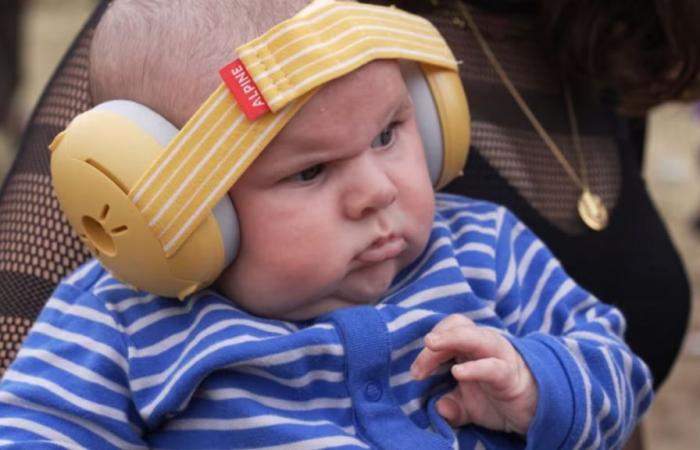Ce bébé est devenu la star du festival de Glastonbury