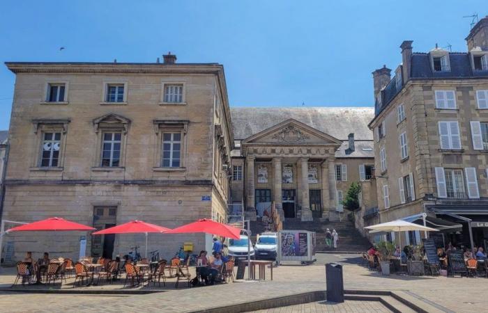 Le palais de Poitiers, point culminant de la ville – .