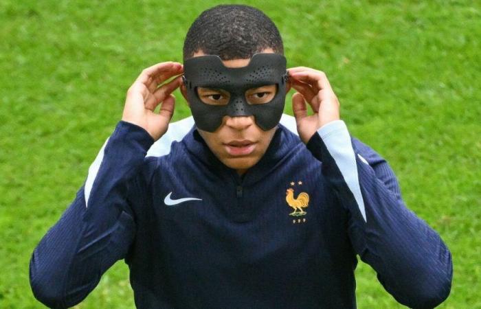 images du nouveau masque de Kylian Mbappé, avec une molette de réglage – .