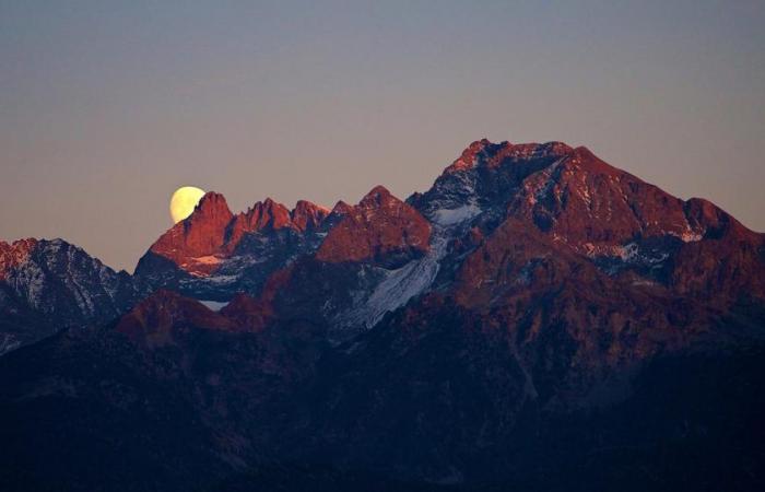 Recherché depuis deux jours, un randonneur lyonnais retrouvé mort après une chute mortelle dans les Alpes – .