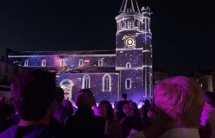 La place de la Madeleine à Béziers a été illuminée pour la première fois cet été – .