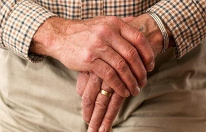 Le bracelet de protection contre les chutes d’une femme de 73 ans révèle la violence de son fils – .