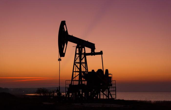 Les prix du pétrole ont atteint leur plus haut niveau depuis deux mois en raison du conflit entre Israël et le Hezbollah et de la réduction de l’offre de l’OPEP.