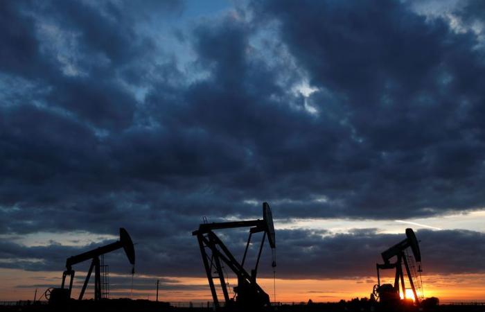 Le pétrole reste en hausse en raison des espoirs de demande et des risques liés à l’approvisionnement Par Investing.com – .