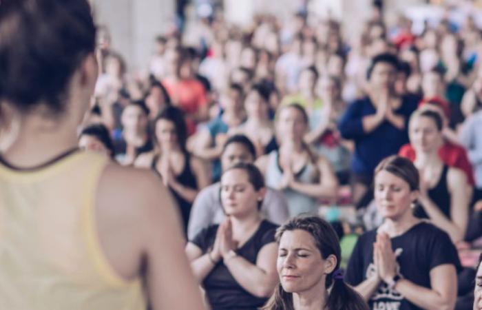 Un instructeur de bien-être bien-aimé sur YouTube animera le tout premier cours de yoga en direct au Canada à Toronto – .