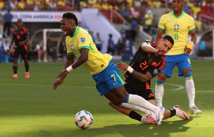 Le Brésil a terminé 2e après avoir été tenu en échec par la Colombie et affrontera l’Uruguay en quarts de finale.
