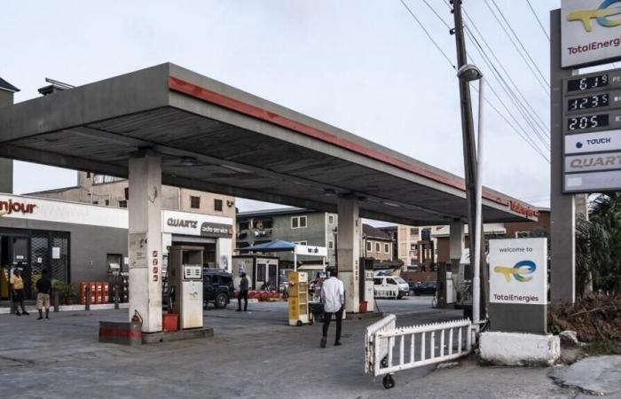 Les
      Nigérians
      confrontés
      à
      la
      hausse
      du
      prix
      du
      carburant
      –
      Mon
      blog