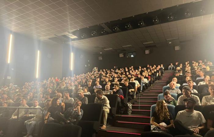 «
      Bourige
      »
      rassemble
      les
      supporters
      au
      cinéma
      L'Arvor