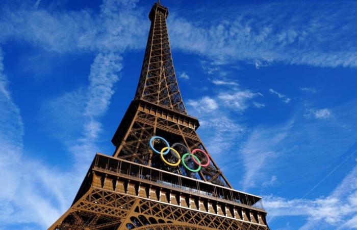 Anne
      Hidalgo
      veut
      conserver
      les
      anneaux
      olympiques
      sur
      la
      tour
      Eiffel
      au
      moins
      jusqu'en
      2028