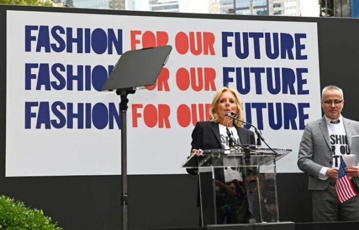 La
      Fashion
      Week
      de
      New
      York
      s'ouvre
      avec
      un
      appel
      au
      vote,
      inquiet
      du
      retour
      de
      Trump
      –
      Mon
      Blog