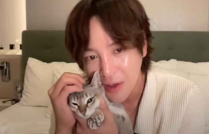 Jang
      Geun
      Suk
      fait
      le
      point
      sur
      sa
      vie
      depuis
      son
      opération
      du
      cancer
      de
      la
      thyroïde
      –
      K-GEN